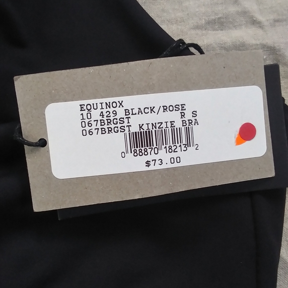 HOT! STRUT THIS Sports Bra - Picture 5 of 6